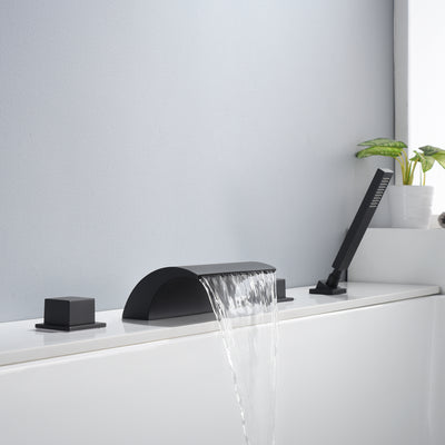 Grifo para bañera romano negro con cascada montada en cubierta con dos manijas y 4 orificios con desviador y ducha de mano